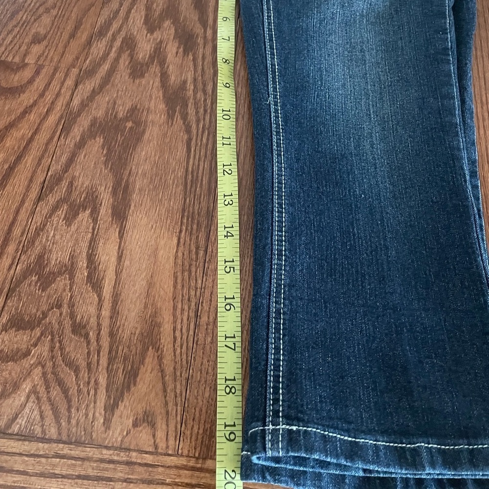 ONE 5 ONE Capri women’s jeans. Embellished, jeweled, stitching!!! Distressed - Picture 9 of 9